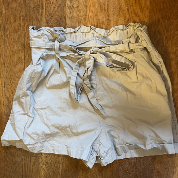Zara Paperbag Shorts - Picture 1 of 3